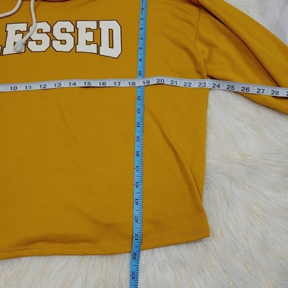 Women’s hooded golden yellow Blessed graphic crop top sweatshirt plus size 1X - Picture 3 of 8